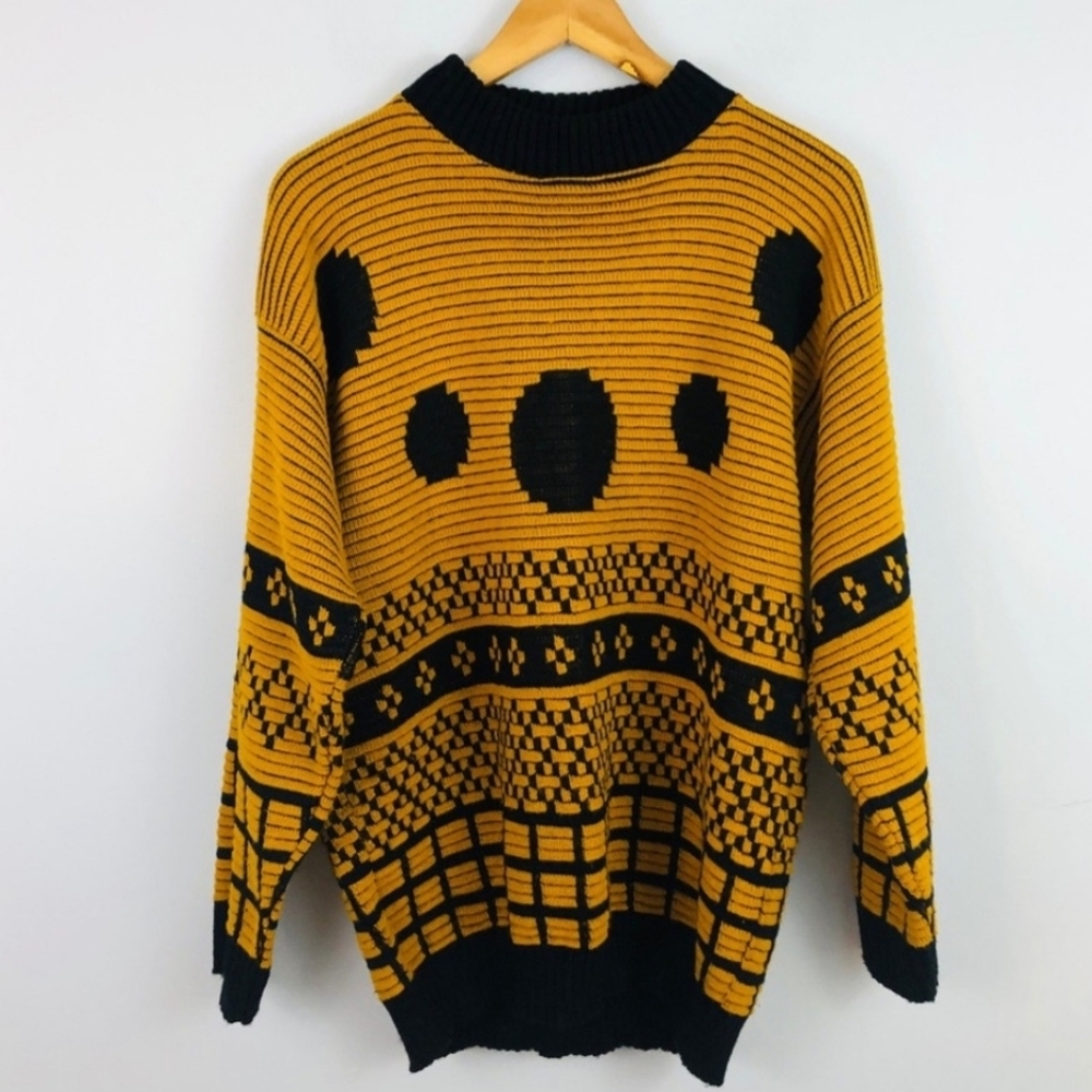 Vintage | Gold and Black Ribbed Patterned Crewneck Sweater